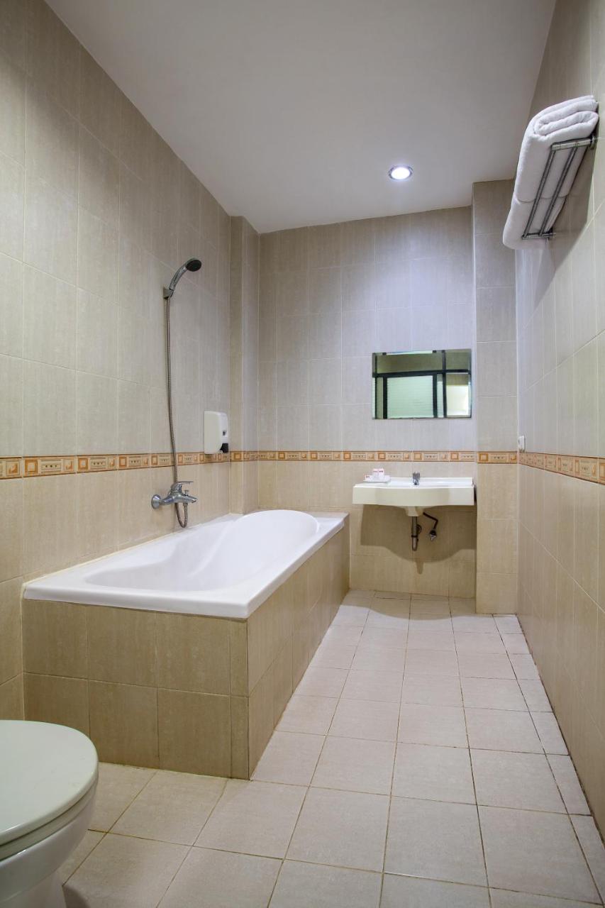Oyo 119 Belvena Hotel Jakarta Exteriör bild