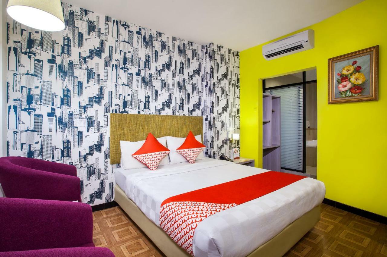 Oyo 119 Belvena Hotel Jakarta Exteriör bild