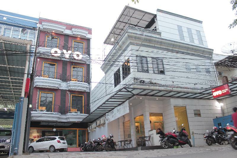 Oyo 119 Belvena Hotel Jakarta Exteriör bild
