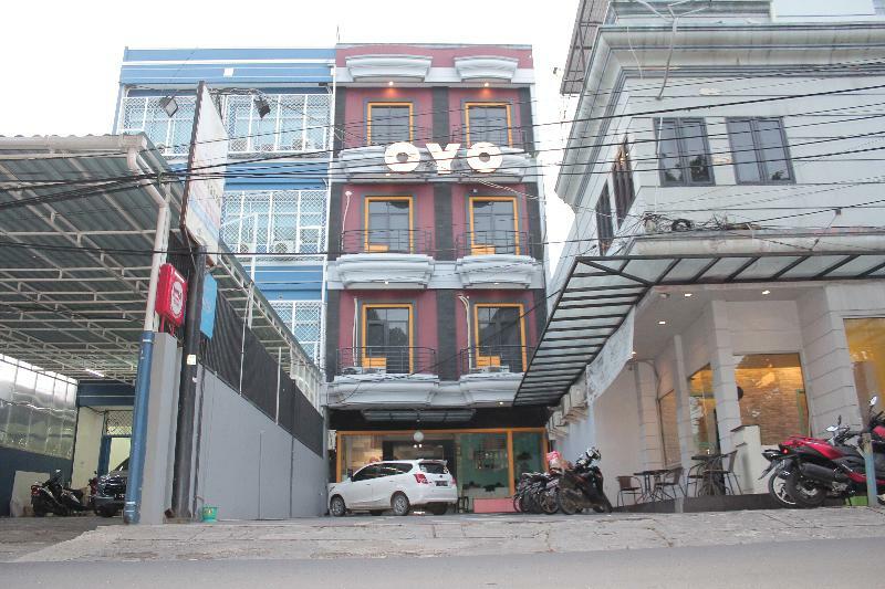 Oyo 119 Belvena Hotel Jakarta Exteriör bild